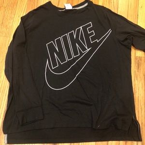 Nike Graphic Long Sleeve Shirt